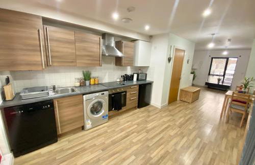 Spacious 5 bed townhouse Manchester, Salford Qauys - Two Bedroom with Parking - Foto 36