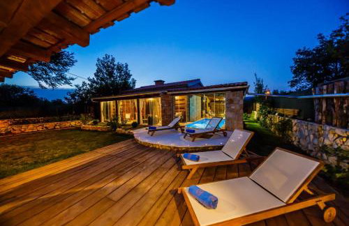 Rustic villa Radosic with indoor pool - Foto 19