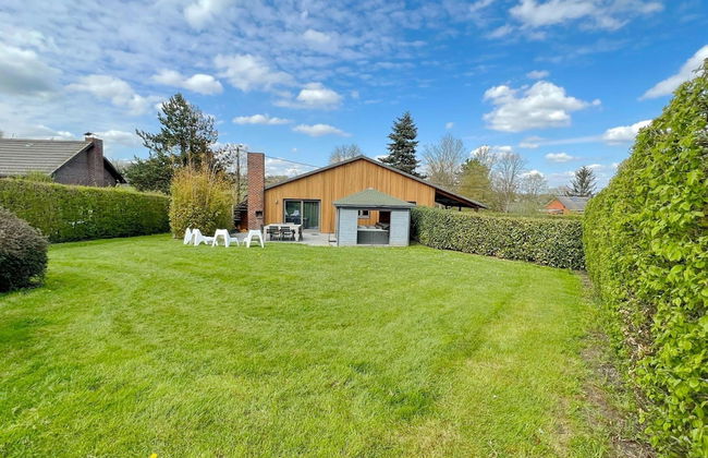 Holiday Home with Terrace, Garden, BBQ, Sauna & Hot Tub - Photo 12