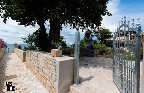 Charming stone cottage by the sea - Foto 49