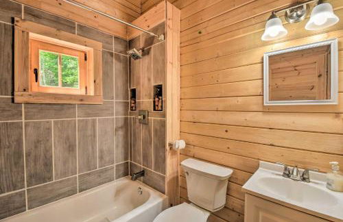 Pet-Friendly Otto Mountain Cabin with Fireplace! - Foto 18