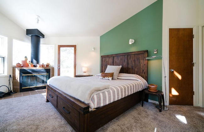 The Atrium Haven Winter Park Cabin Hot Tub - Photo 4