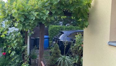 Charming, bright family home with conservatory - Foto 3, Garden view