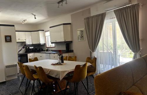 Gabriella House - Photo 6