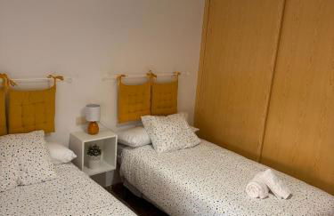 Alojamiento centrico en Hellin con garaje - Foto 12