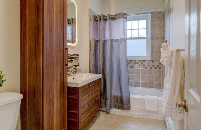 Spacious 2bd 1ba Free Parking 3D Tour - Foto 2