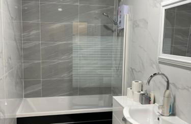 The Bake Apartment - 5 bedroom Large Apartment sleeps up to 16 person - Foto 6