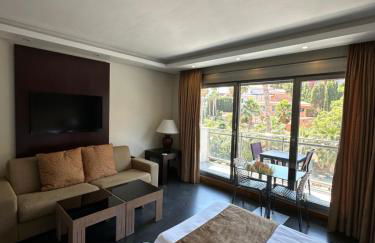 Artplatinum Suites & Apartments - Photo 6