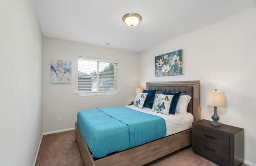 Terra House Tacoma - EV Power Station, Crib, Stroller, High Chair - Foto 13