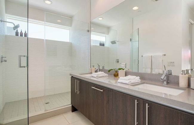 Sleeps 28! 2 Luxe Villas w/ Pool & Putting Green Polo Villas Nova by Avantstay - Foto 57