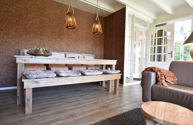 Alluring Holiday Home in Reutum-Weerselo with Hot Tub - Foto 11