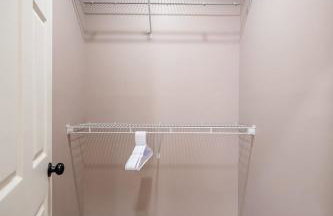 Modern & Stylish - Mins to Downtown - Family Friendly - Photo 19