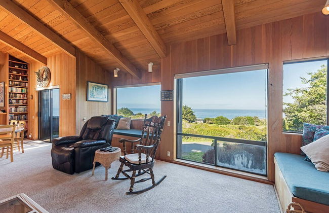 Viglione Fireplace, Hot Tub, & Ocean Views - Photo 13