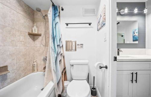 Beautiful Beachfront Condo - Photo 18