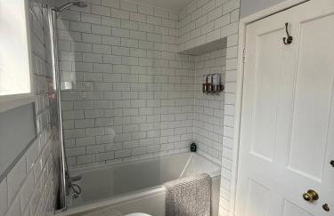 Charming Kenton Cottage - Foto 37