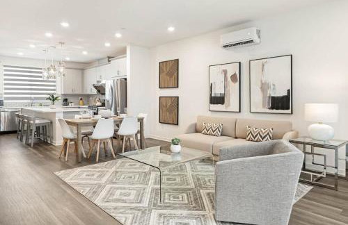 Modern Townhouse Near Disneyland & OC Beaches - Foto 1