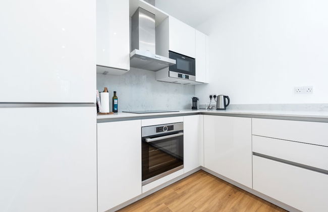 Modern Kingston Home Close to Hampton Court Palace by Underthedoormat - Foto 11