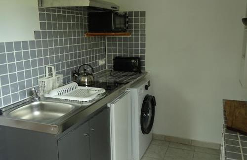 Studio idépendant au rez de chaussée d'une longère , terrasse , jardin - Photo 3