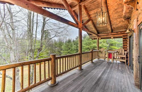 Spacious Cabin with Decks Near Saratoga Springs - Foto 1