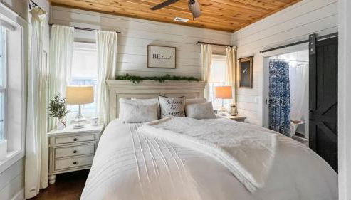 Picket Fences - Great Downtown Location - Foto 4