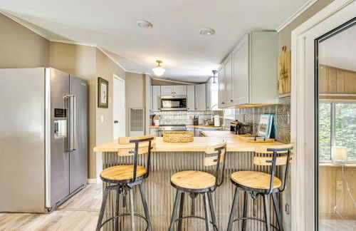 Hike, Fish and Ski Black Bear Cabin in Albany - Foto 2