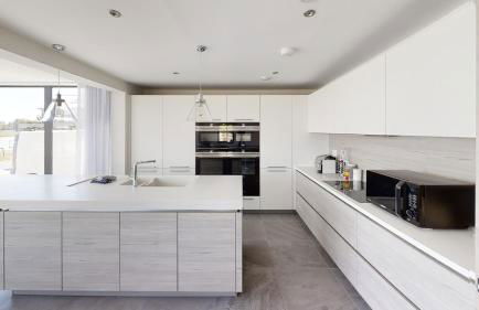 Lakeside property with spa access on a nature reserve Beaumont Village 25 BV25 - Photo 4