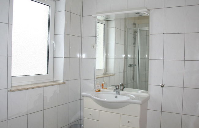 Bungalow in Eifel Near Forest and Mountains - Foto 13