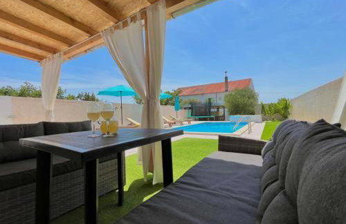 Stone & Sun Retreat with Private Pool - Foto 42