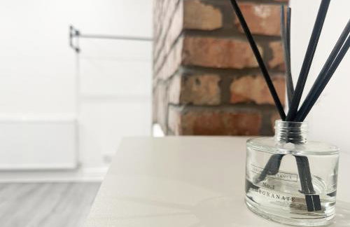 Central Location Liverpool, Modern Home, 4 BR, Sleeps 9, Free Parking - Foto 51