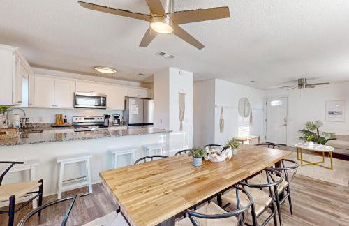 Gorgeous coastal dog-friendly home with plenty of space and close to everything - Foto 13