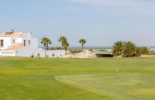 Bonito apartamento en campo de golf con piscina - Photo 22