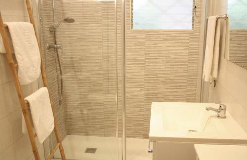 Charming seafront villa - Photo 19