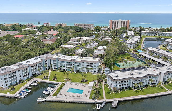 Serenity On Sutton 2 Bedroom Townhouse by RedAwning - Foto 48