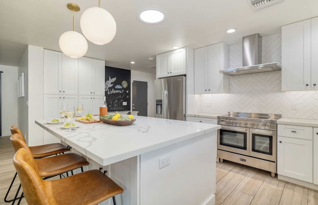 Backyard Pool, Puttinggreen, Playground Modern 5bdr White Agate by Avantstay - Foto 13