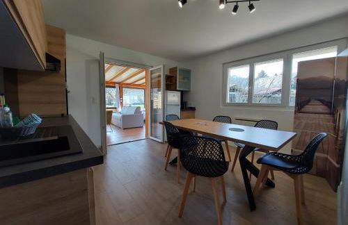 Entre lac et montagne, côté calme, spacieux 3 pièces avec grand jardin - Photo 12