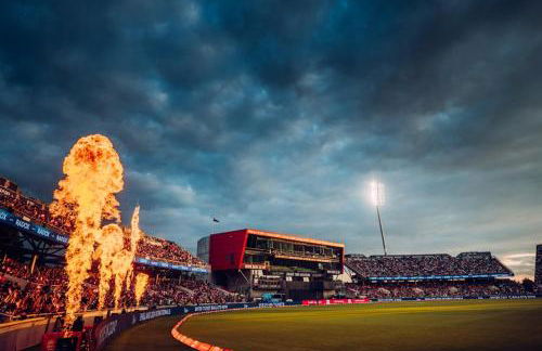 Luxury 2 Bed Apartment, Sleeps 6 with Sofa bed, Close to Sale Town & Tram Station - Photo 20