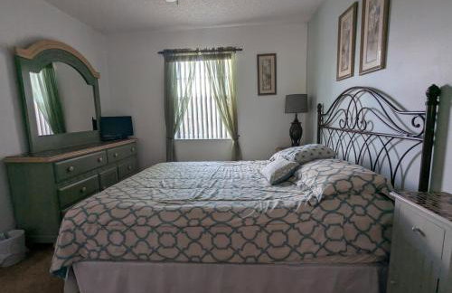 Large lakeside 5 bed villa with private pool - Foto 15