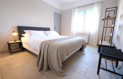 vacation rental with pool and poolhouse, close to arles in moulès- sleeps 8 - Foto 32