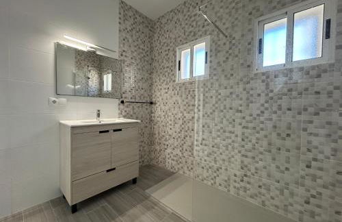 Villa with Pool, Chill-Out & BBQ - Foto 3