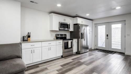 8 Beds 2 Full Kitchens Fenced HUGE Yard & Parks! - Foto 4