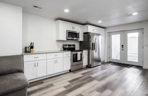 8 Beds 2 Full Kitchens Fenced HUGE Yard & Parks! - Foto 4