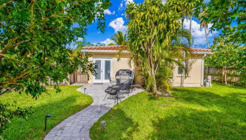 Escape to Newly Remodeled Home in the Heart Fort Lauderdale with Private Pool - Foto 5, Garden, Garden view
