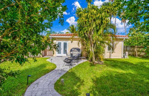 Escape to Newly Remodeled Home in the Heart Fort Lauderdale with Private Pool - Foto 5