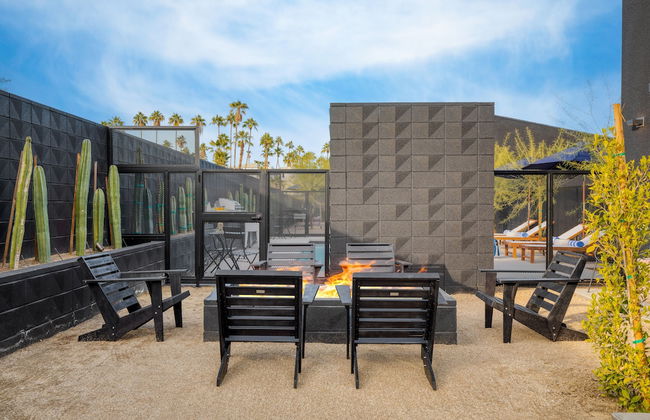 Blackhaus Suites by AvantStay – Modern Comfort in Downtown Palm Springs - Foto 10