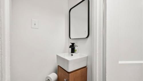 1 min to DC 8 beds sleeps 16 with yard and parking - Foto 2