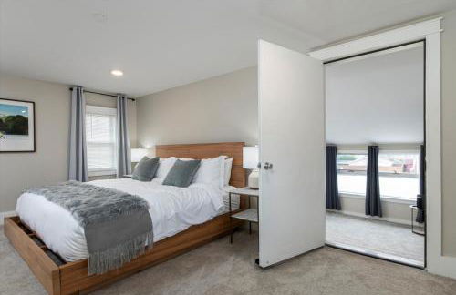 Updated Family-sized Home in Heart of Rutland, Near Slopes, EV Level 2, Hot Tub - Photo 29