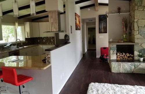 Hot Tub Stunning Mountain Views 2 kitchens 4 bedroom 2 bathroom - Foto 44