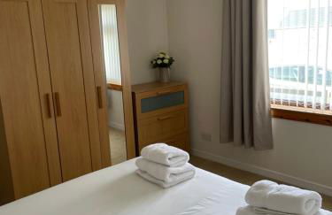 Self Catering house with lovely sea views, 44 Back - Photo 6