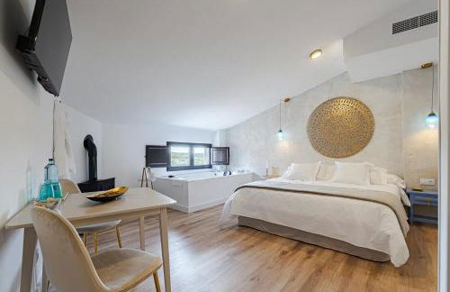 DUO SOMNIA, suites con jacuzzi y chimenea, only adults - Foto 13