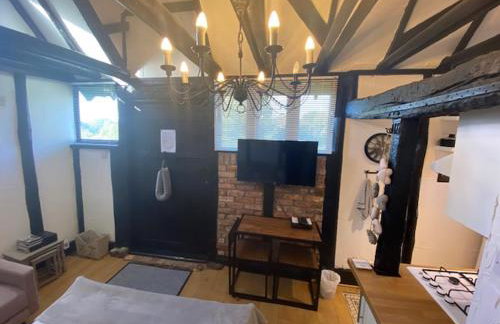 Windsor/Ascot/Bracknell beautiful barn - Photo 5